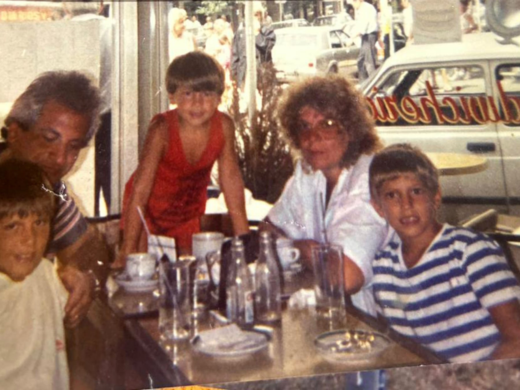 A tres décadas del incendio de Flores, una miniserie reconstruye la noche en que una familia entera quedó reducida a cenizas
